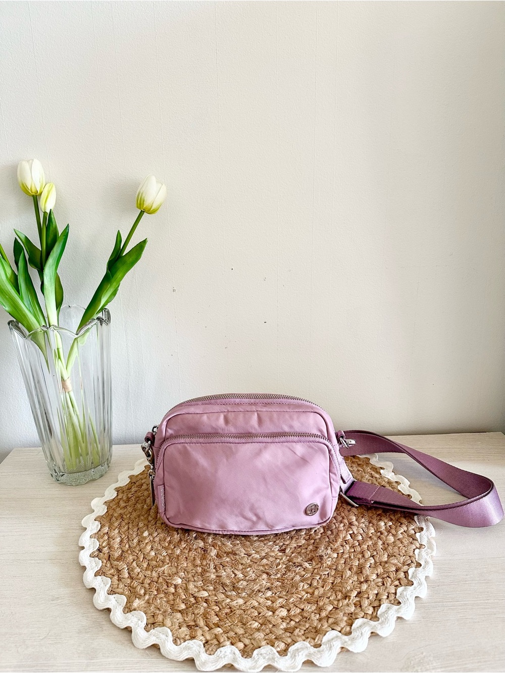 Lululemon Everywhere Crossbody Bag 2L Rose Blush Adjustable Belt Bag - Picture 2 of 6